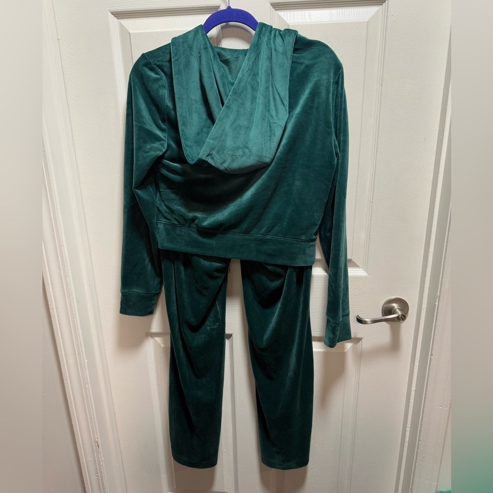 Juicy Couture Women's Evergreen Green Velour Hoodie & Pants Set size L - Picture 9 of 10